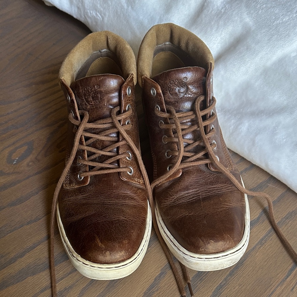 Timberland Men's Brown Leather Chukka Boots - Tan Accents